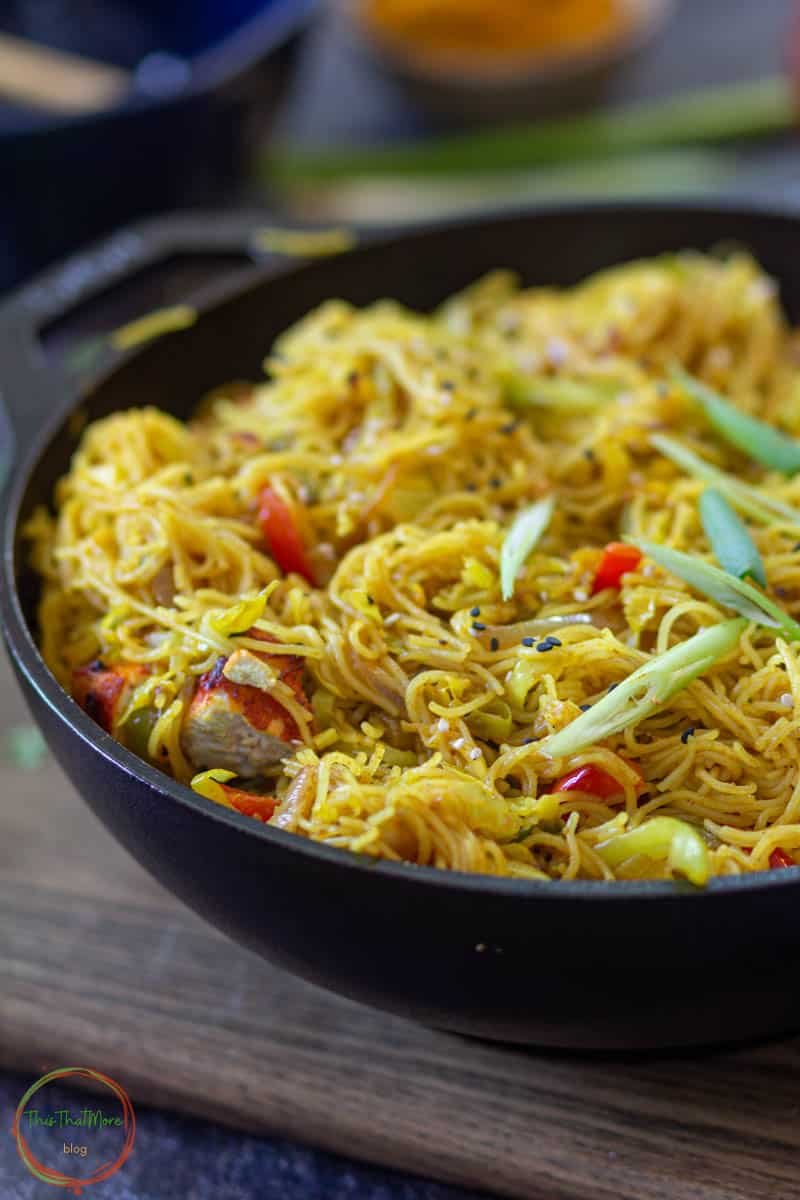 Singapore Noodles - Street Style | This That More | Vegetarian