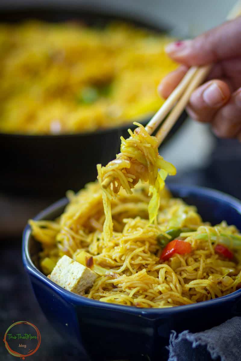 Singapore Noodles - Street Style | This That More | Vegetarian